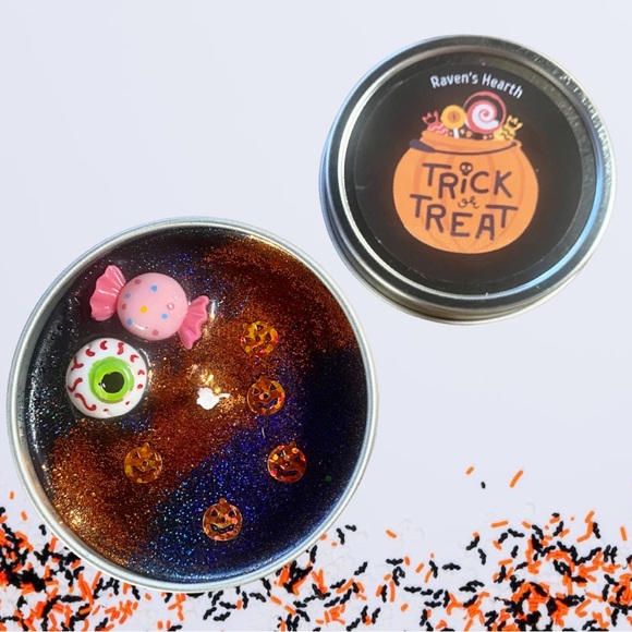 Trick or Treat Soy Candle 🍫 Chocolate Candy Scented - Picture 1 of 6